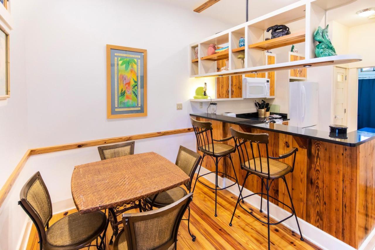 Hibiscus Coffee & Bed & Breakfast