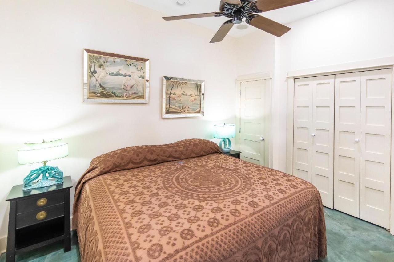 Hibiscus Coffee & Bed & Breakfast Grayton Beach