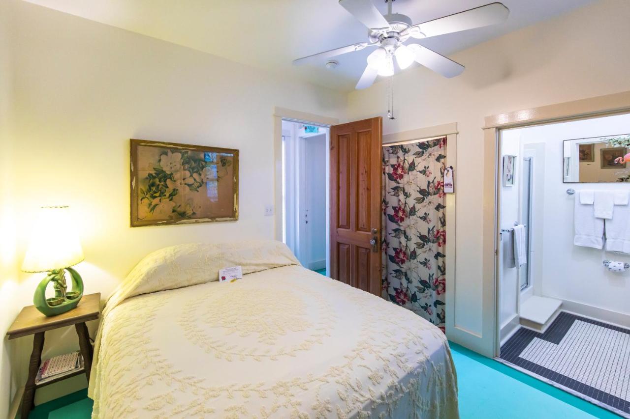 Hibiscus Coffee & Bed & Breakfast 4*