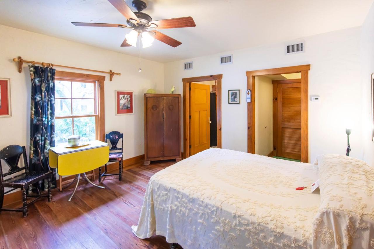 Hibiscus Coffee & Bed & Breakfast 4*